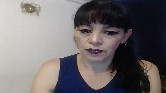 electra-mommy from StripChat