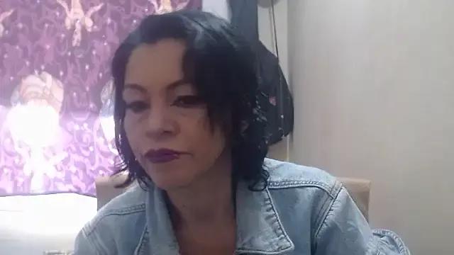 electra-mommy from StripChat