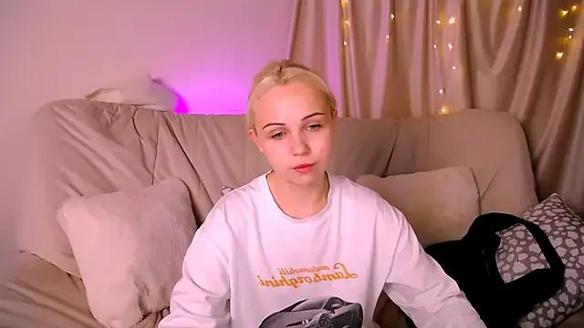 ElenaMonroe from StripChat is Freechat