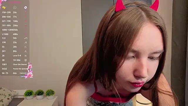 ElfredaTupy from StripChat is Freechat