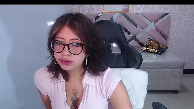 elisa_ch from StripChat is Freechat