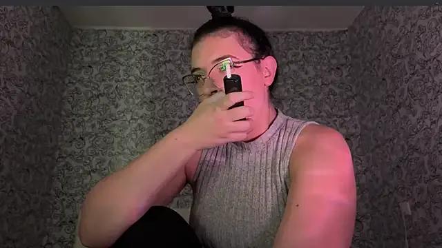 ElisaAniston from StripChat is Freechat