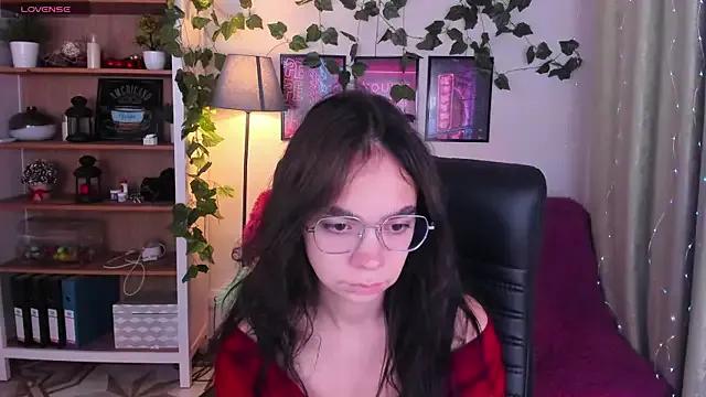Elise_Noir from StripChat is Freechat