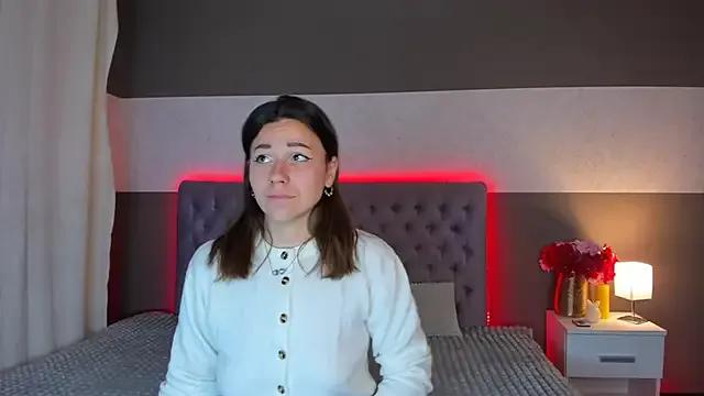 ElissGlow from StripChat is Freechat
