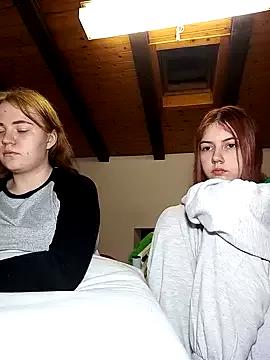 ella_grays from StripChat