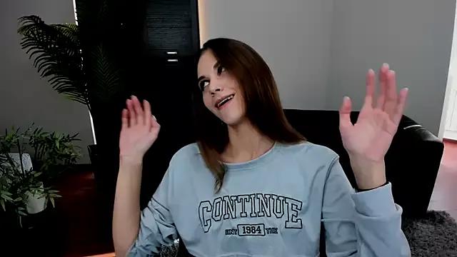 EllaCurtis from StripChat is Freechat