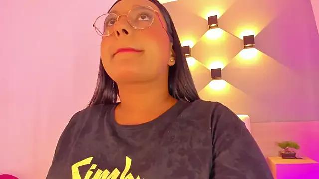 ellamontoya from StripChat