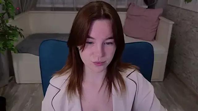 EllaSmithh from StripChat is Freechat