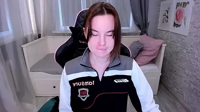 EllaSmithh from StripChat