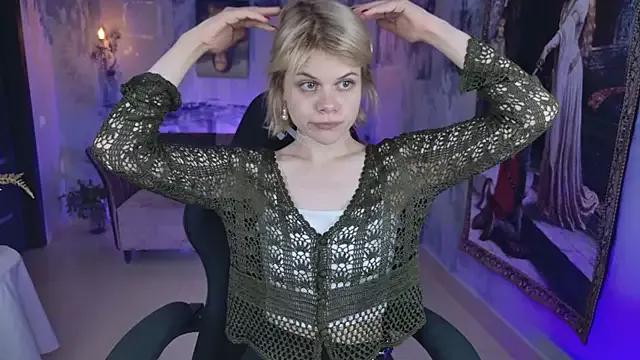 EllieMurler from StripChat is Freechat