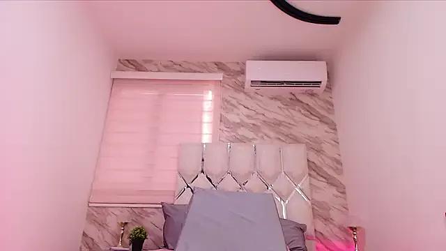 ellisrossi from StripChat is Freechat