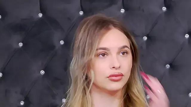 Ellsa_Jean_ from StripChat