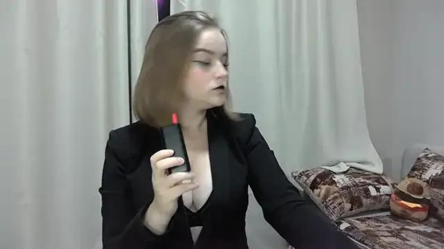 ELLY_REY from StripChat is Freechat