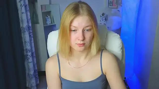 Elly_rosss from StripChat is Freechat