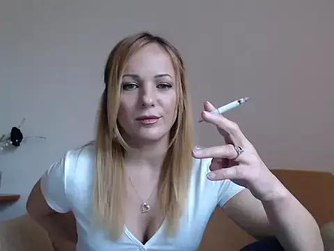 EllyaDiamond from StripChat