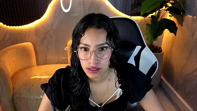 elowhyn_dior_tp from StripChat is Freechat