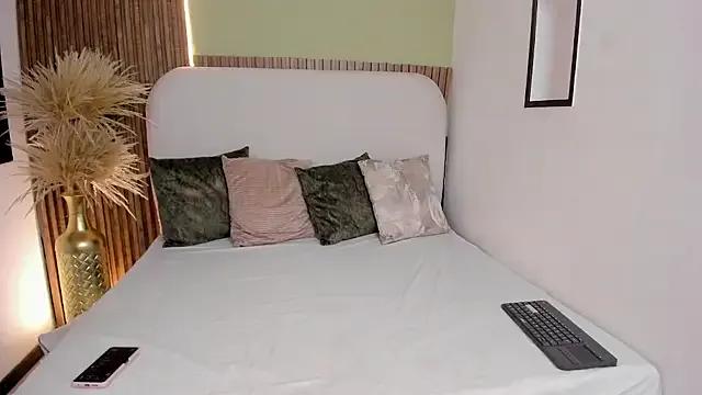 Ema_Rouse1 from StripChat is Freechat