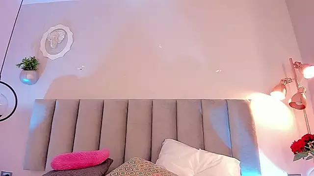 Emely_Deluxe from StripChat