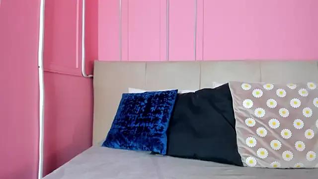 Emelyy_Carter from StripChat is Freechat
