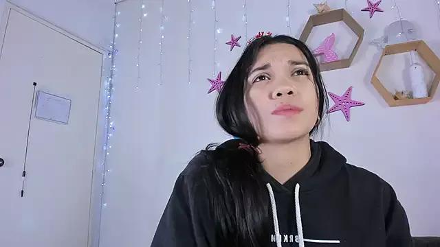 Emiily_Parkerr from StripChat is Freechat