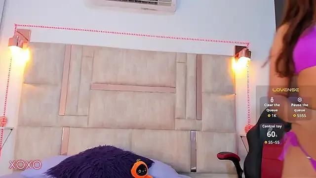 emily__walker from StripChat is Freechat