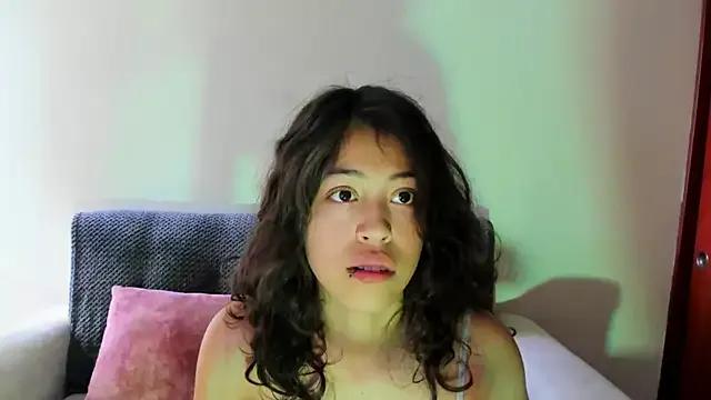 emily_jonessxx from StripChat is Freechat