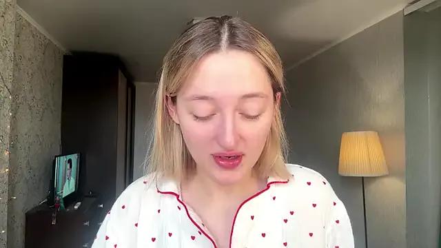 Emily_lyy from StripChat is Freechat