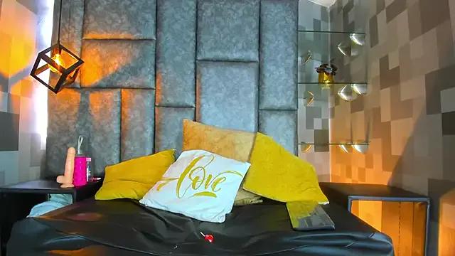 Emily_Mitchell from StripChat is Freechat