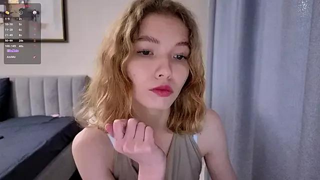 EmilyLuv from StripChat is Freechat