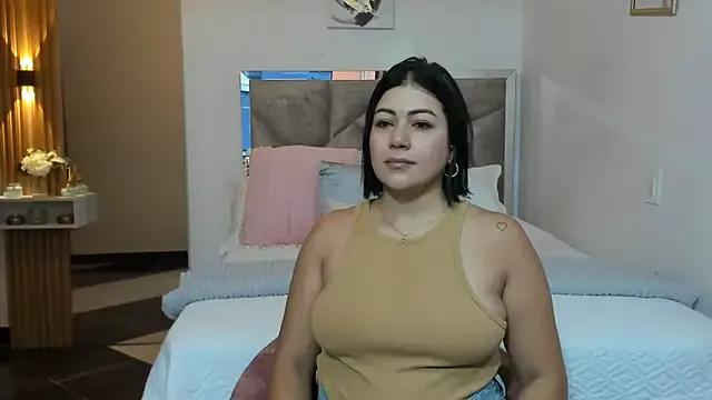 EmilyPeytonn from StripChat is Freechat