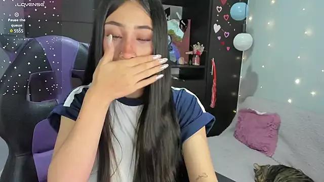 Emilytafur from StripChat is Freechat