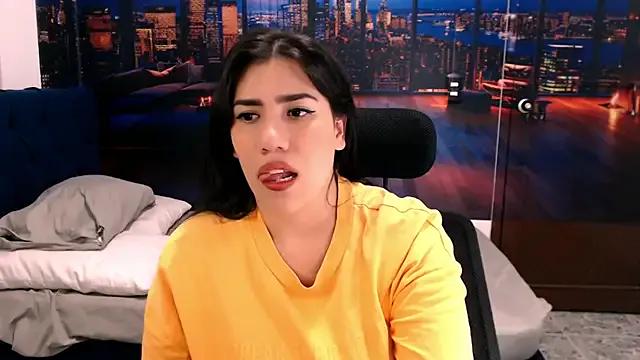 EmilyyCarterr from StripChat is Freechat