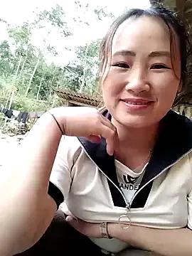 emini-xx from StripChat is Freechat