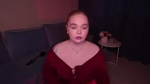EmiRise from StripChat is Freechat