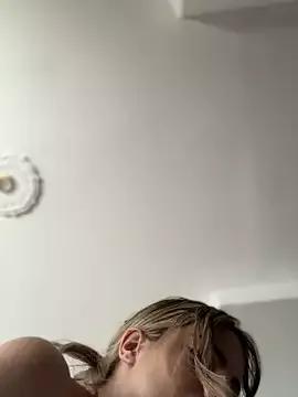 emiss_ from StripChat is Freechat