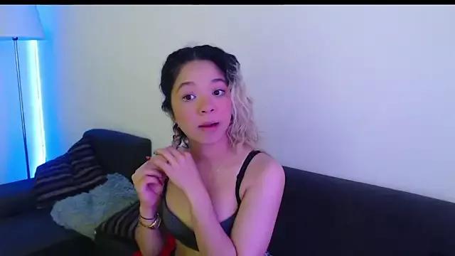 Emma18xx_ from StripChat