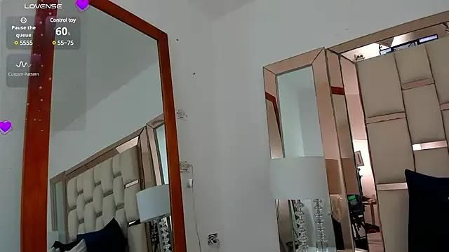 emma_castilloo from StripChat