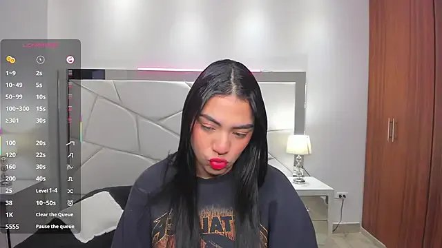 emma_connor1 on StripChat 