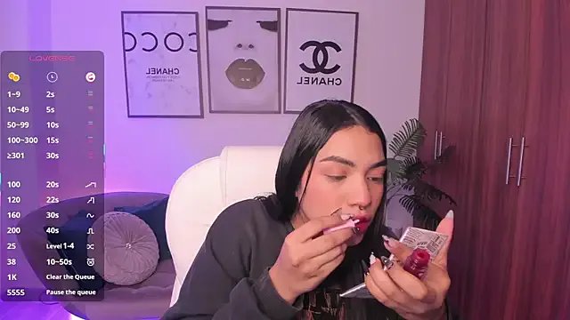 emma_connor1 on StripChat 