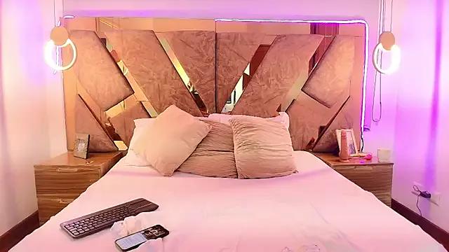 emma_cook_ from StripChat is Freechat