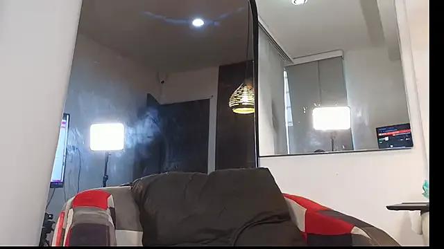 emma_hearths from StripChat is Freechat