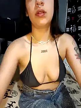 Emma_Kity from StripChat is Freechat