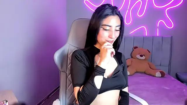 Emma_Lirys from StripChat is Freechat