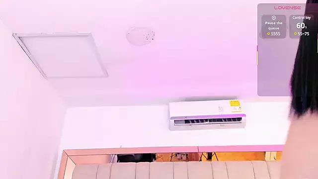 EmmaBeel from StripChat is Freechat