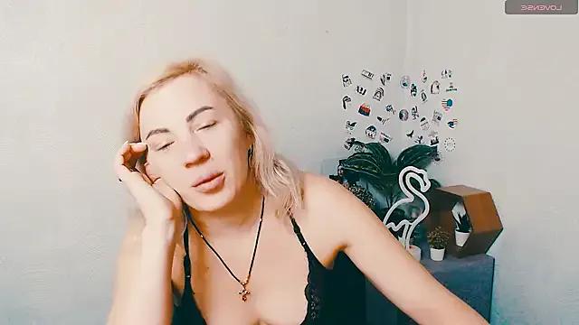 EmmaCat_ from StripChat is Freechat