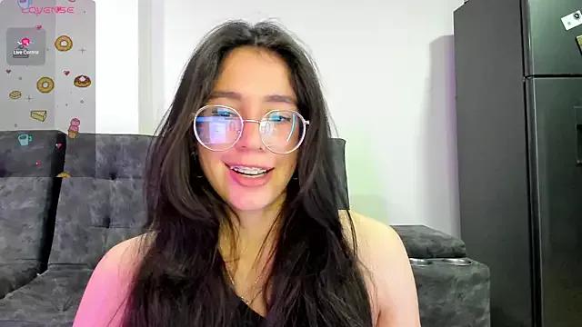 emmadiaz1 from StripChat