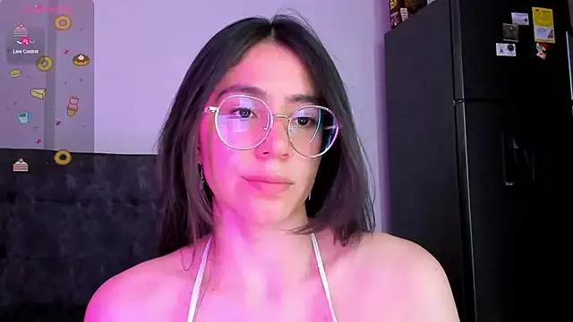 emmadiaz1 from StripChat