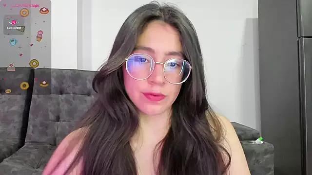 emmadiaz1 from StripChat