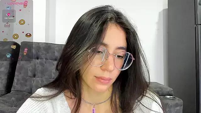 emmadiaz1 from StripChat