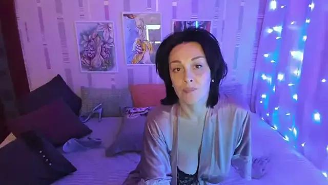 EmmaGiedi from StripChat